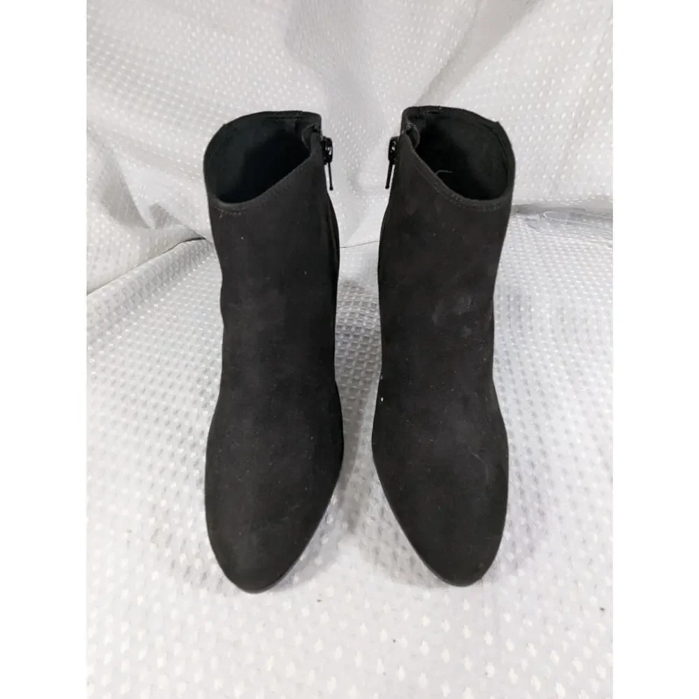NWOT-1 SHOW! OLD NAVY! BLACK VEGAN SUEDE MICROFIBER CHUNKY HEEL BOOTS! SZ 8M